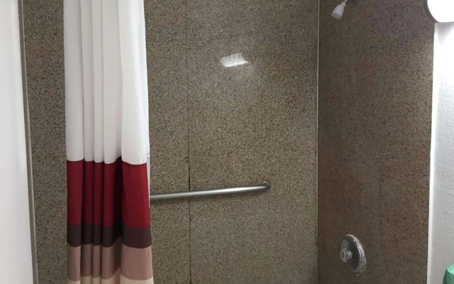 Travelodge by Wyndham San Antonio Lackland AFB North