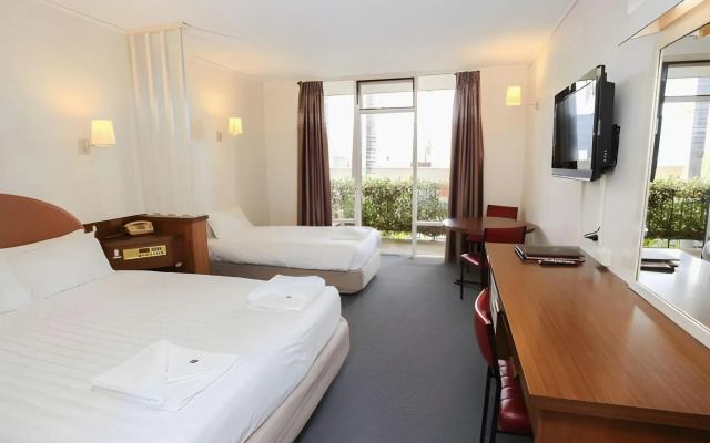 Sandors Motor Inn