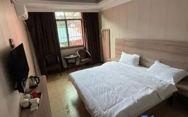 Tongcheng Hotel (Fuyang Shuangqing Branch)