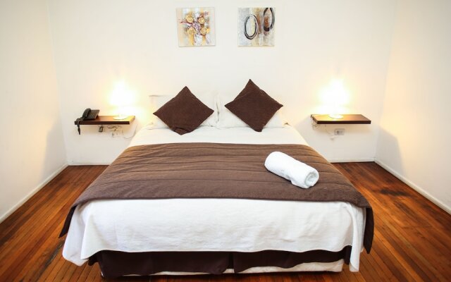 Hostal Plaza Londres 77