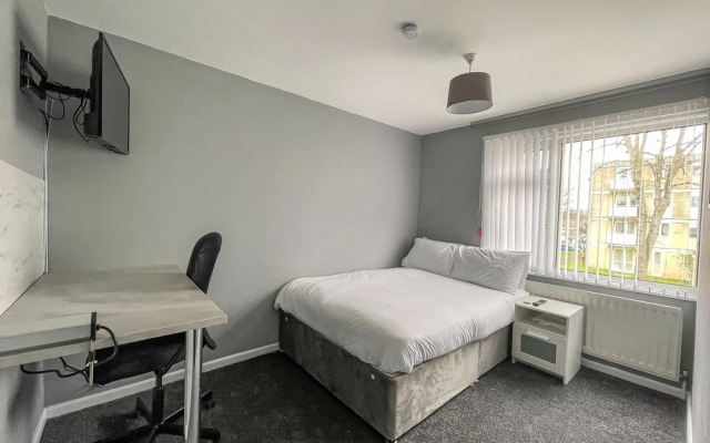 Impeccable 2-bed Home Close to City Centre!!