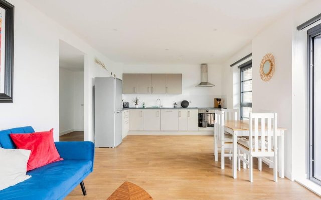 Beautiful 2-bed Apartment in Wembley
