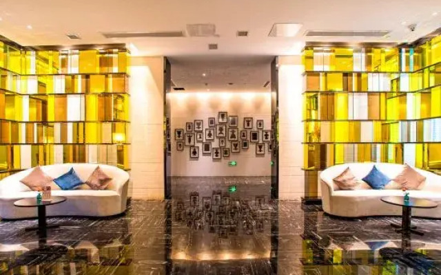 Gallery Hotel