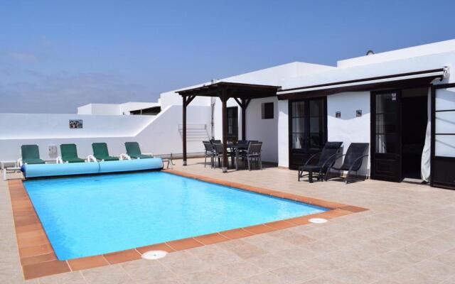 Villa Imogen with NEW HEATED SWIMMING POOL