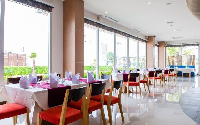 42C The Chic Hotel