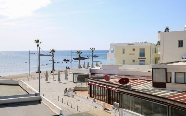 Phaedrus Living: Seaside Luxury Flat Lighthouse 69