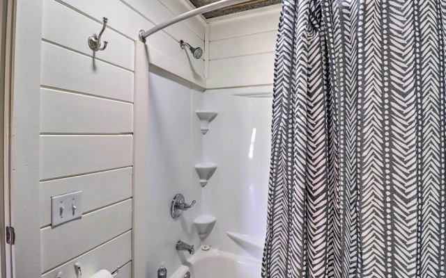 Cheery Pet-friendly Studio w/ Shared Fire Pit