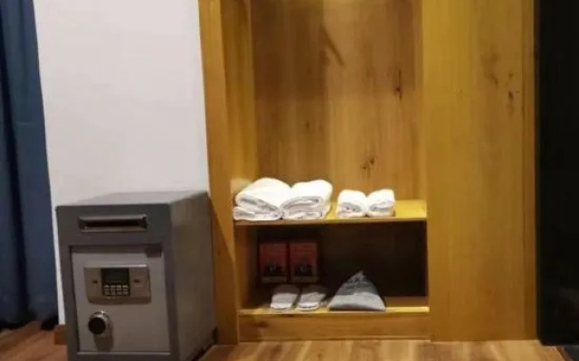 Moon Hotel-Chongqing jiefangbei – Guest Rooms – Chongqing