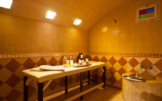 Amani Hotel Suites & Spa
