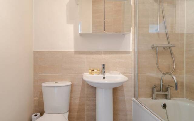 Bright 1BR Home in Fulham, 4 Guests
