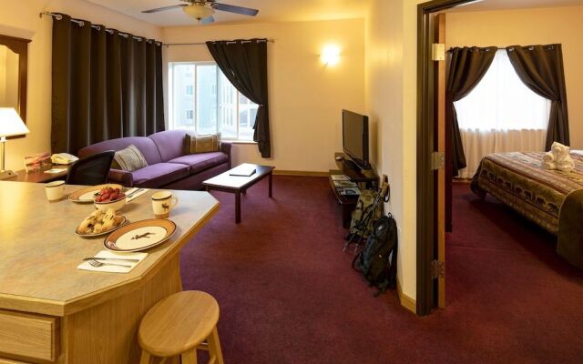 Totem Hotel and Suites