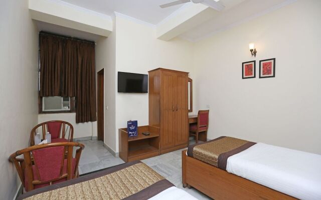 OYO 9585 Hotel Kavya Palace