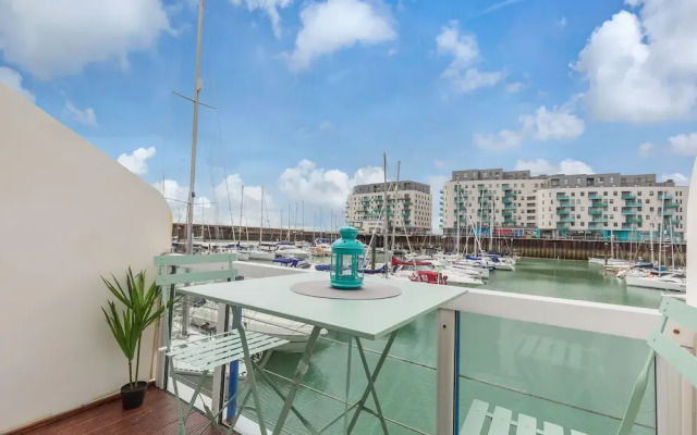 On the Water 3 with Free Parking | By My Getaways