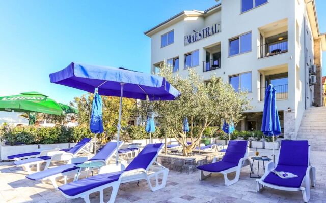 Apartments Maestral