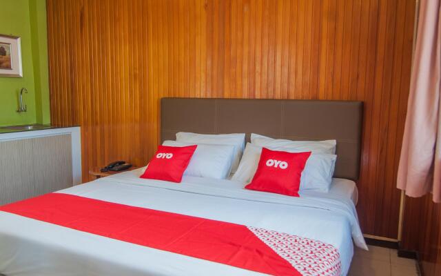 OYO 89577 Kristal Hotel