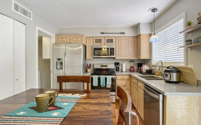 Southwest Splendor 2BR Tempe Townhome