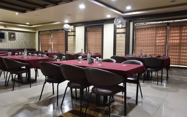 Oyo 49896 Hotel Ic Inn