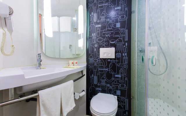 Ibis Lanzhou Train Station