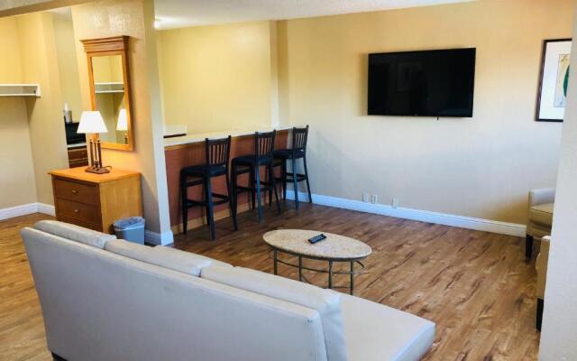 Roy Inn & Suites – Sacramento Midtown