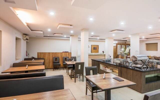 Iroomz Hotel Fusion Inn