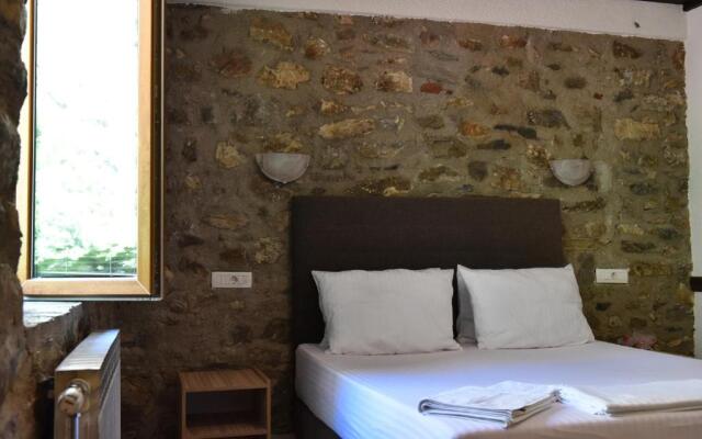 Canyon Matka Hotel