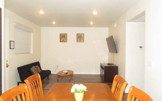 Fully Furnished Apartments near Hollywood