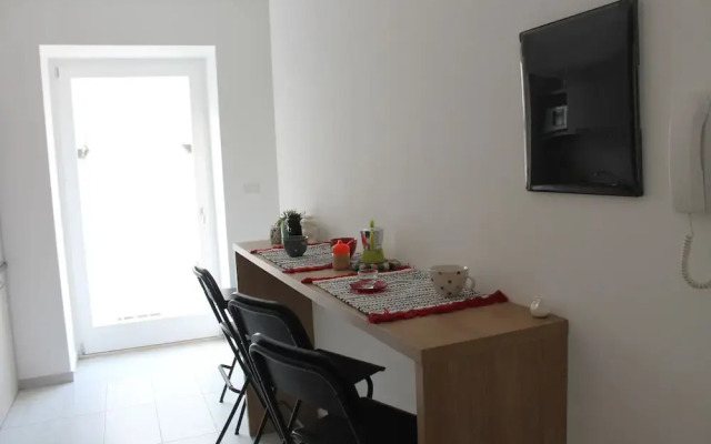 Destefano Central Apartment with Balcony