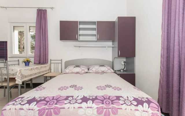 Studio apartments Zloic in Krvavica