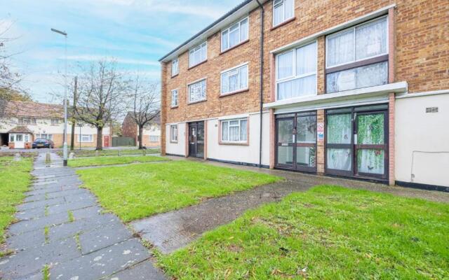 Brambles House West Drayton 3 Bedroom