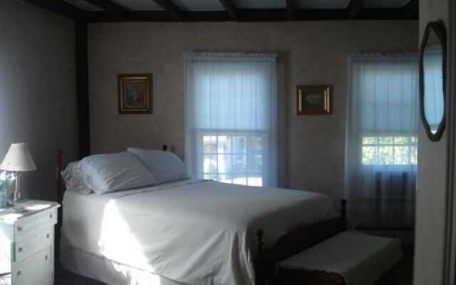 Southington Bed and Breakfast - Captain Josiah Cowles Place