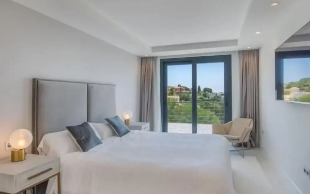 Sunrise Villa Marbella by Lodgerstrip