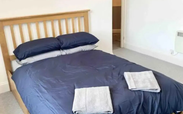 Torquay, 2 Bedrooms, Sleep 6, Free Parking, Torbay