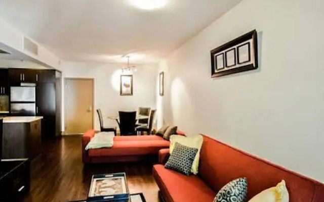 Hollywood and Highland Apartment