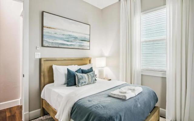 Sandy Cheeks Surfside