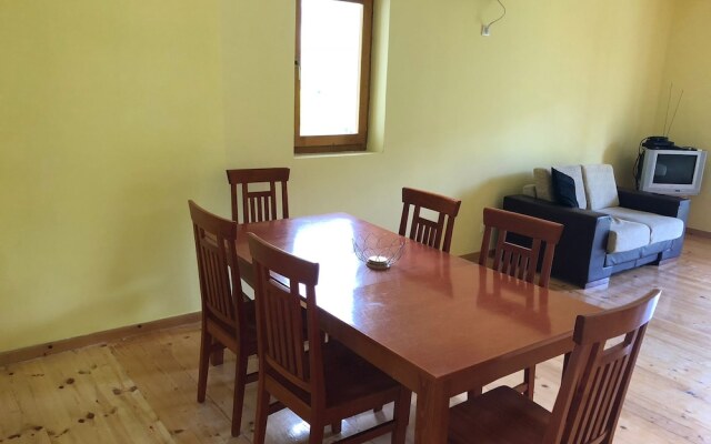 2 Bedroom Apartment With Beautiful Views