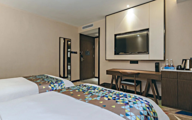 CHEERMAY HOTELS (Guangzhou Pazhou Exhibition Center Chigang Metro Station)