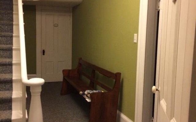 Hollings House B&B