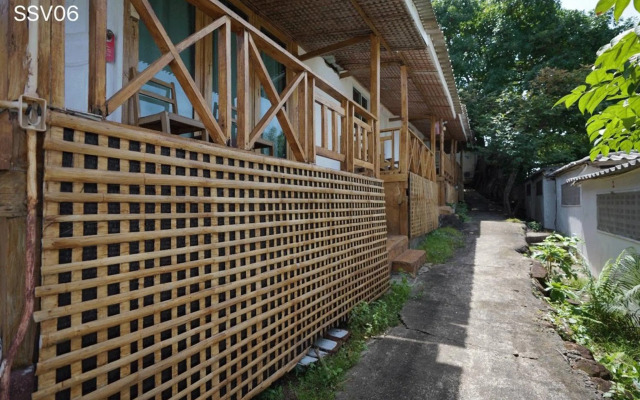 Phi Phi Cozy Seafront Resort