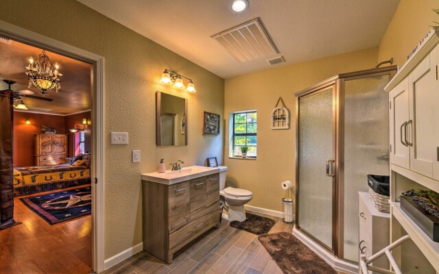 Spacious Conroe Home w/ Foosball & Pool Table!