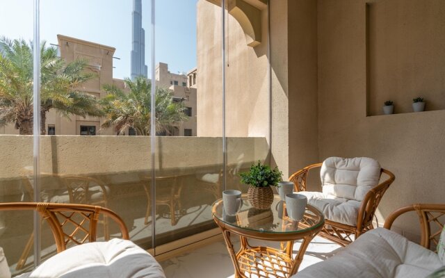 Downtown Beautiful 1bed with outdoor Garden