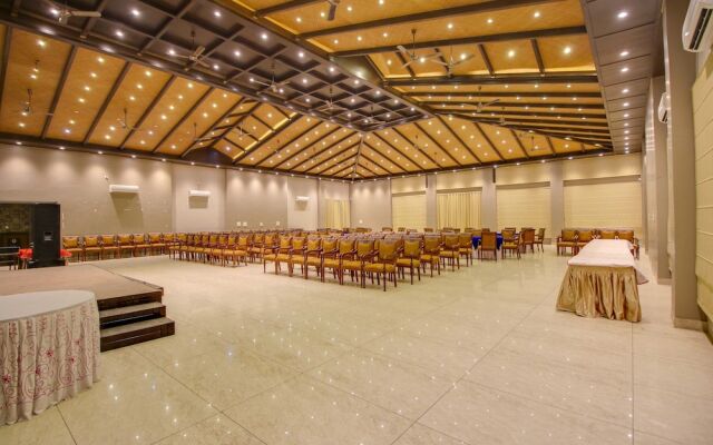 Maulik Mansion Resort