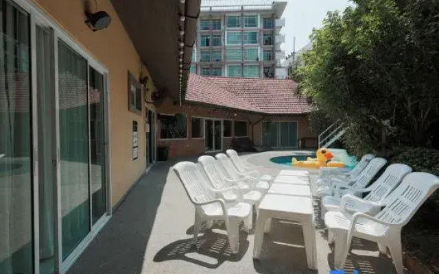 Phuniphat Pool Villa
