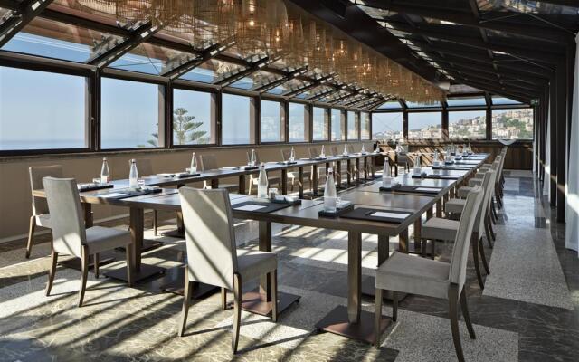 De Bonart Naples, Curio Collection by Hilton