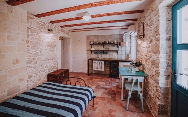 Stunning Home in Preko With 2 Bedrooms and Wifi