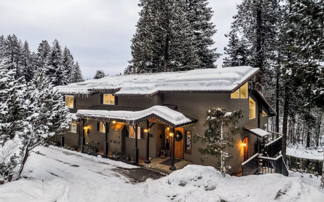 All Seasons River Inn