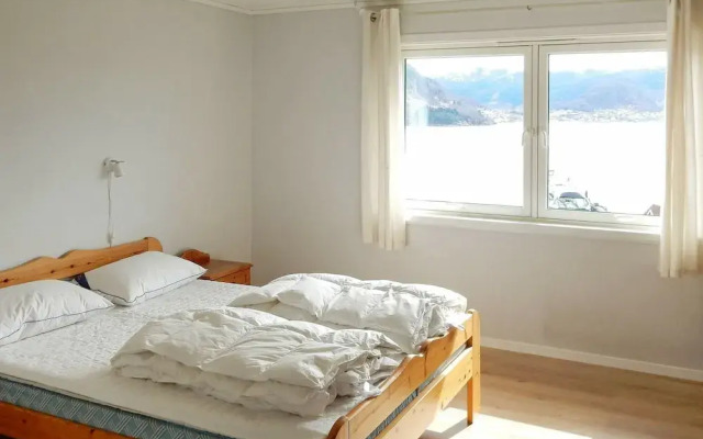 8 Person Holiday Home in Skiftun