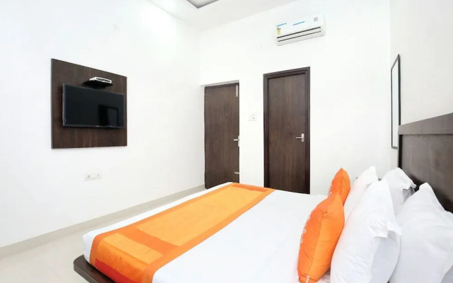 OYO 11421 Regal Residency