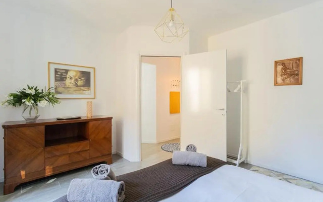 Romantic Pier by Rent all Como