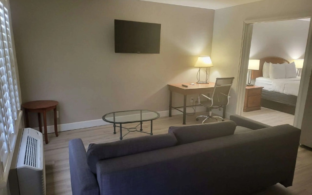 Red Lion Inn & Suites Phoenix/Tempe - Asu