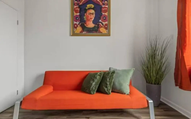 Urban Chic Apartments Near Center City